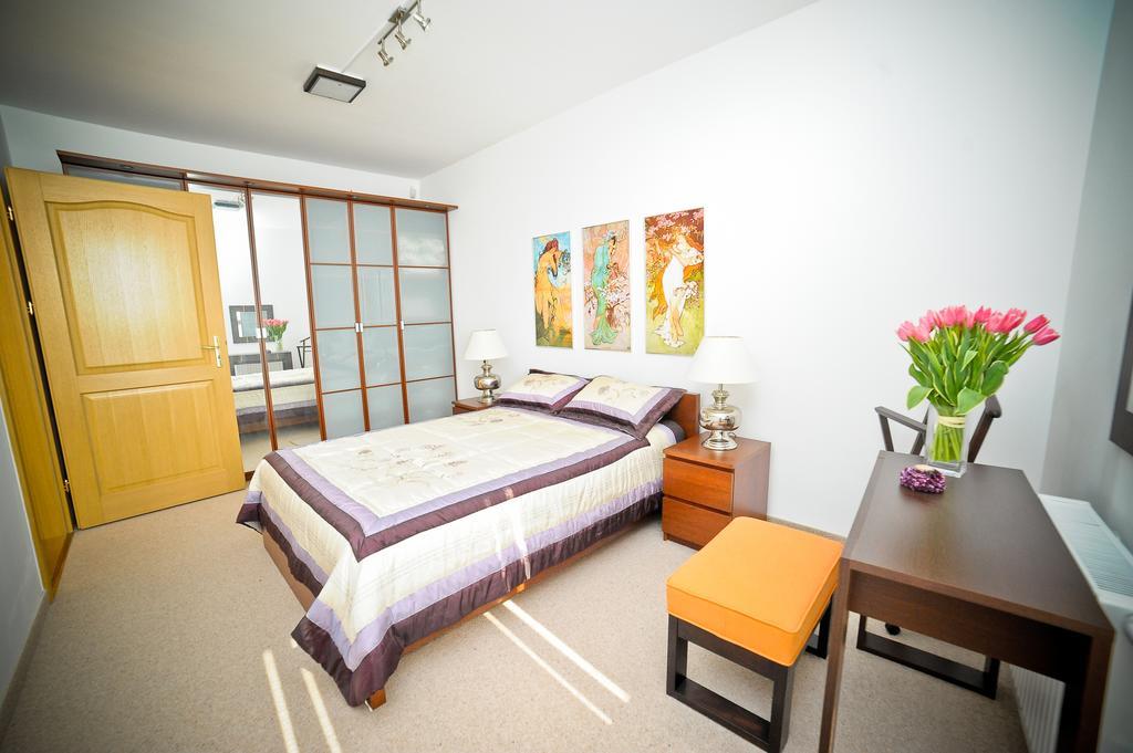 Luxury Rockefeller - Sea Towers Apartment Гдиня Стая снимка