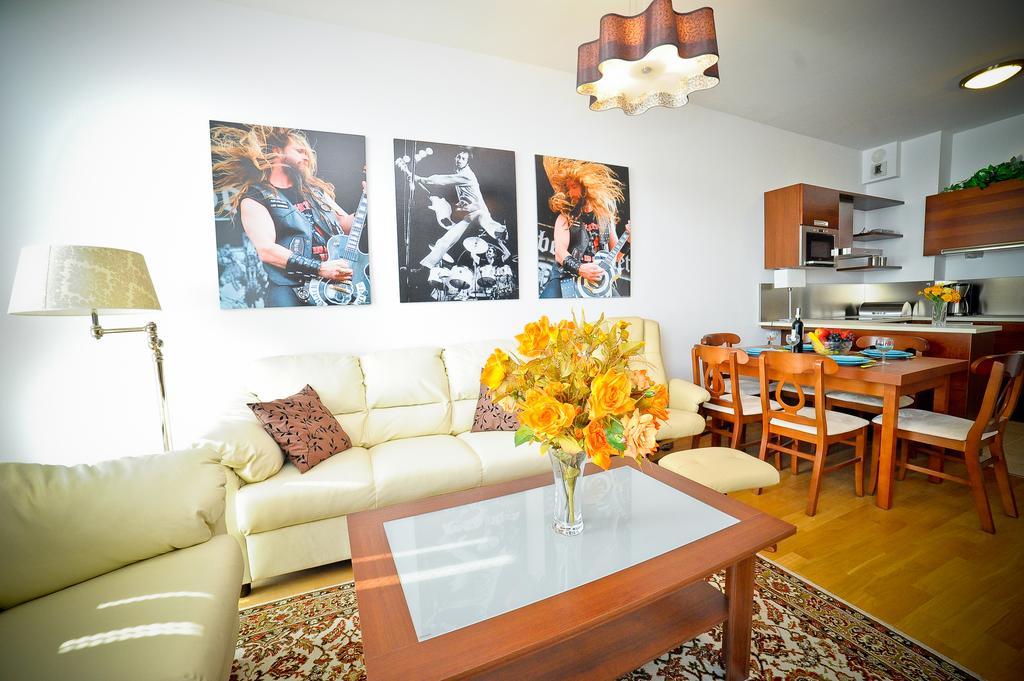 Luxury Rockefeller - Sea Towers Apartment Гдиня Стая снимка