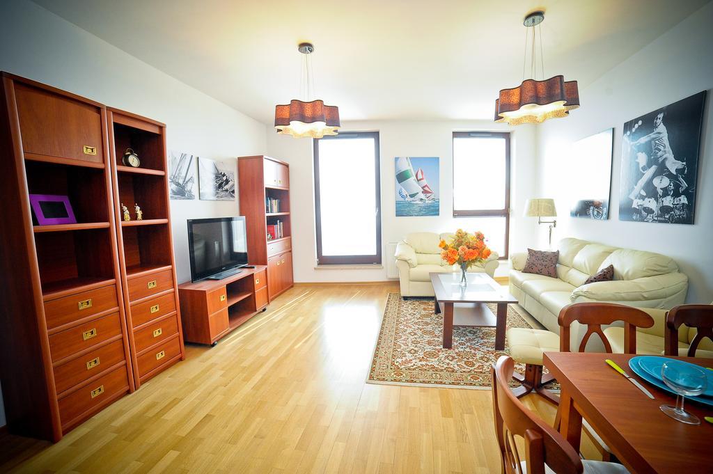 Luxury Rockefeller - Sea Towers Apartment Гдиня Стая снимка