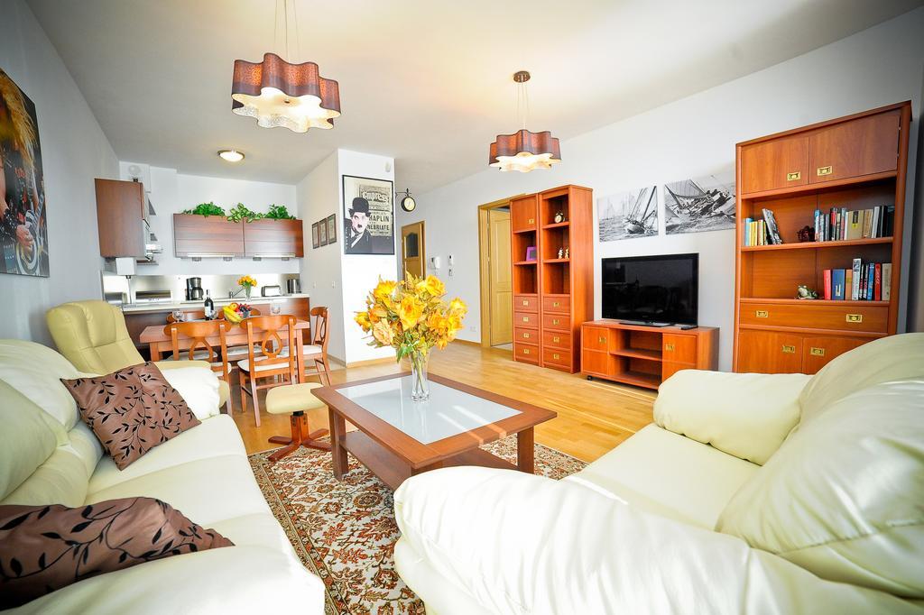 Luxury Rockefeller - Sea Towers Apartment Гдиня Стая снимка